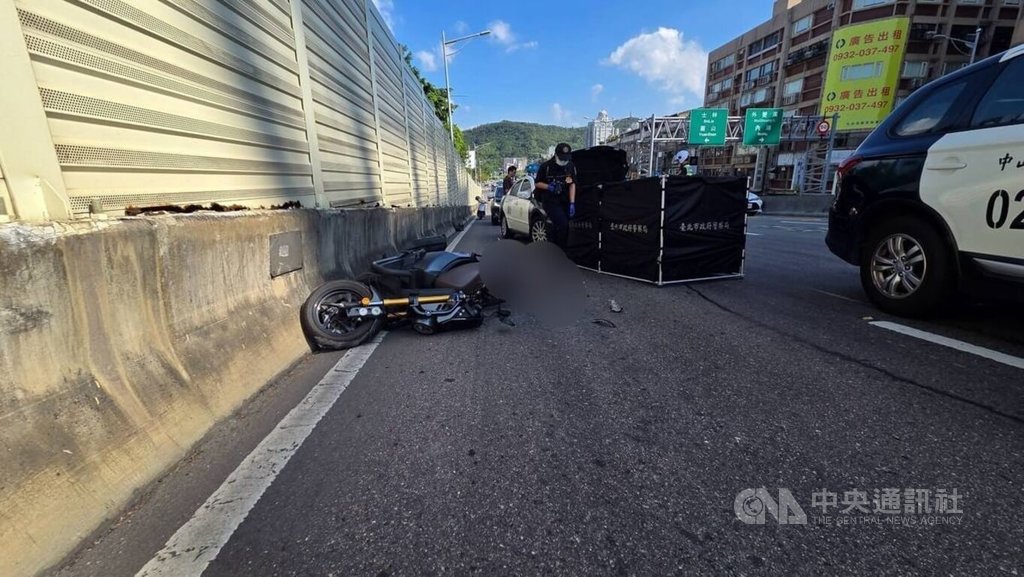 北市大直橋大貨車撞機車 騎士當場身亡