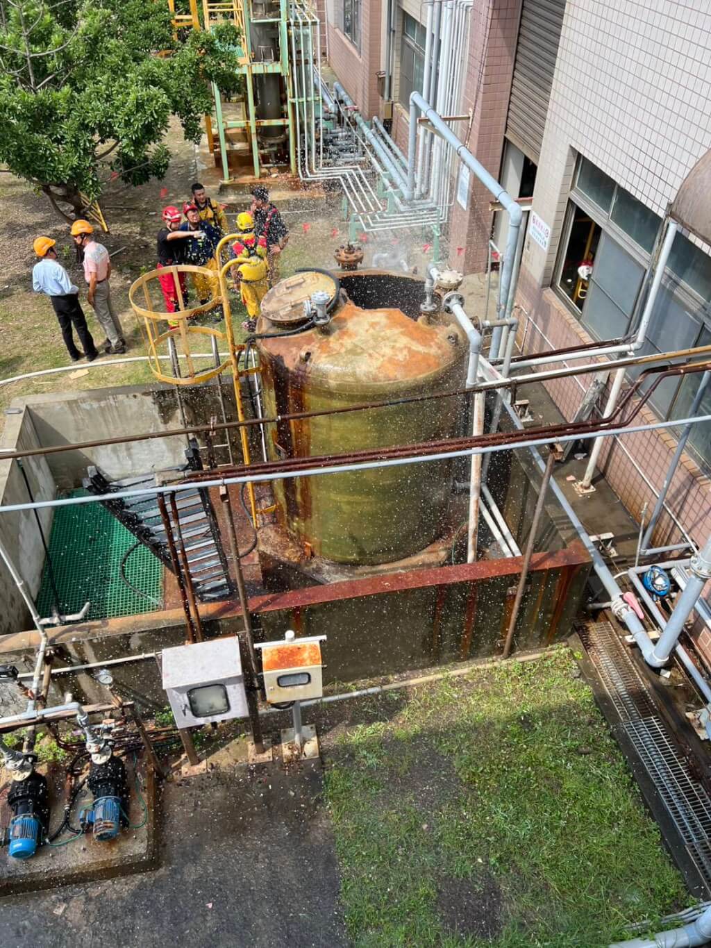 高雄南部電廠承攬商勞工墜落鹽酸槽 雇主擬挨罰