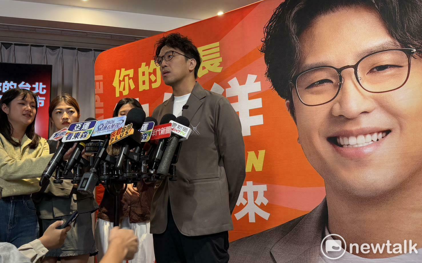 曾發文勸退!沈伯洋從「砲灰」打到五五波 胡采蘋:這就是台灣精神