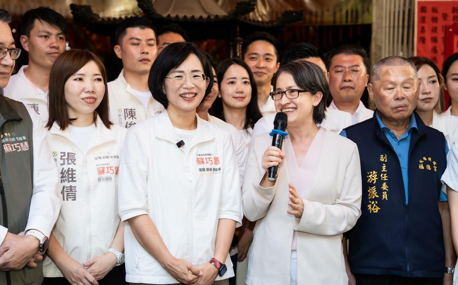 蕭蘇板橋合體拜廟 蕭美琴大讚蘇巧慧:最能開創新北未來的市長人選