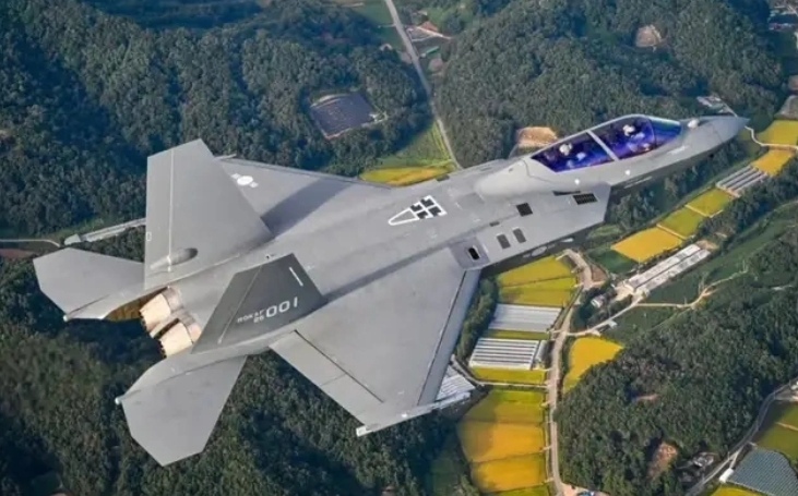 韓軍接收首架國產KF-21戰機! 2028前交付40架 將列裝「鬼怪」中隊