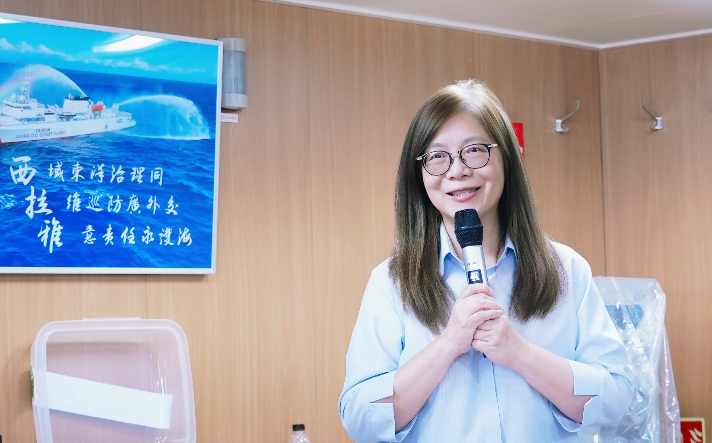 海委會主委管碧玲視導西拉雅號:海巡是國人安心過節最堅實護衛