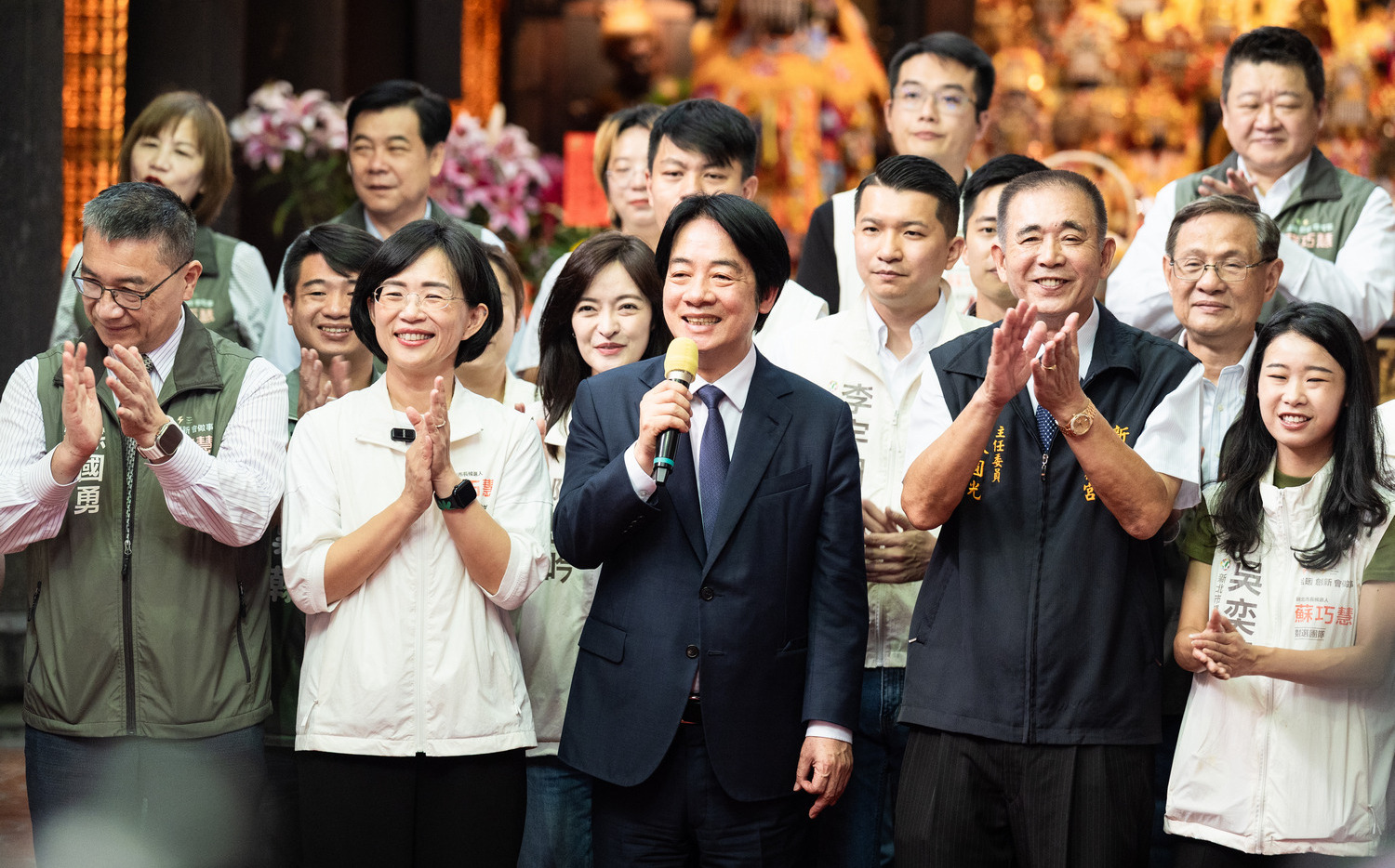 兩人同框慈佑宮 賴清德:明年普發現金一萬元是蘇巧慧提議