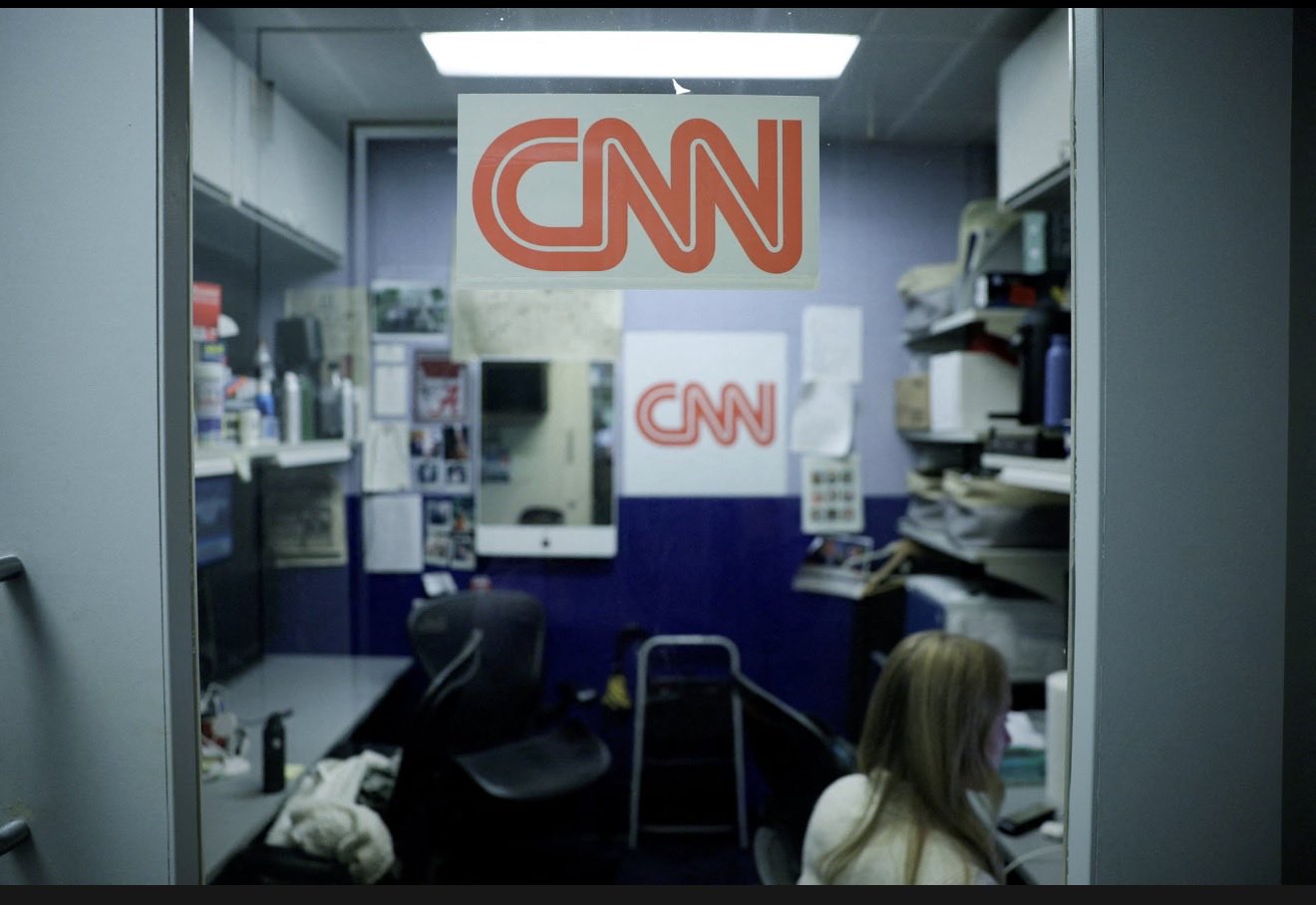 凱利在裁決中也特別提到《CNN》一篇涉及白宮東翼地下防護設施重建計畫的報導。 圖:翻攝自X @Daylant0