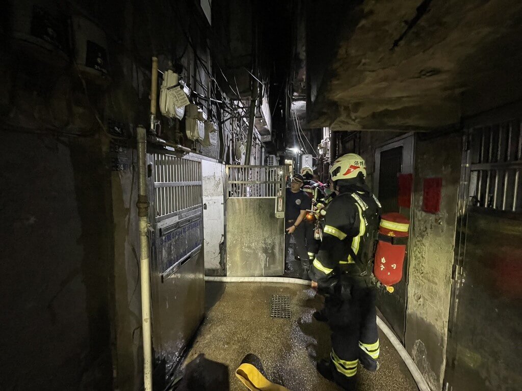 基隆民宅惡火 獨居8旬老翁葬身火窟