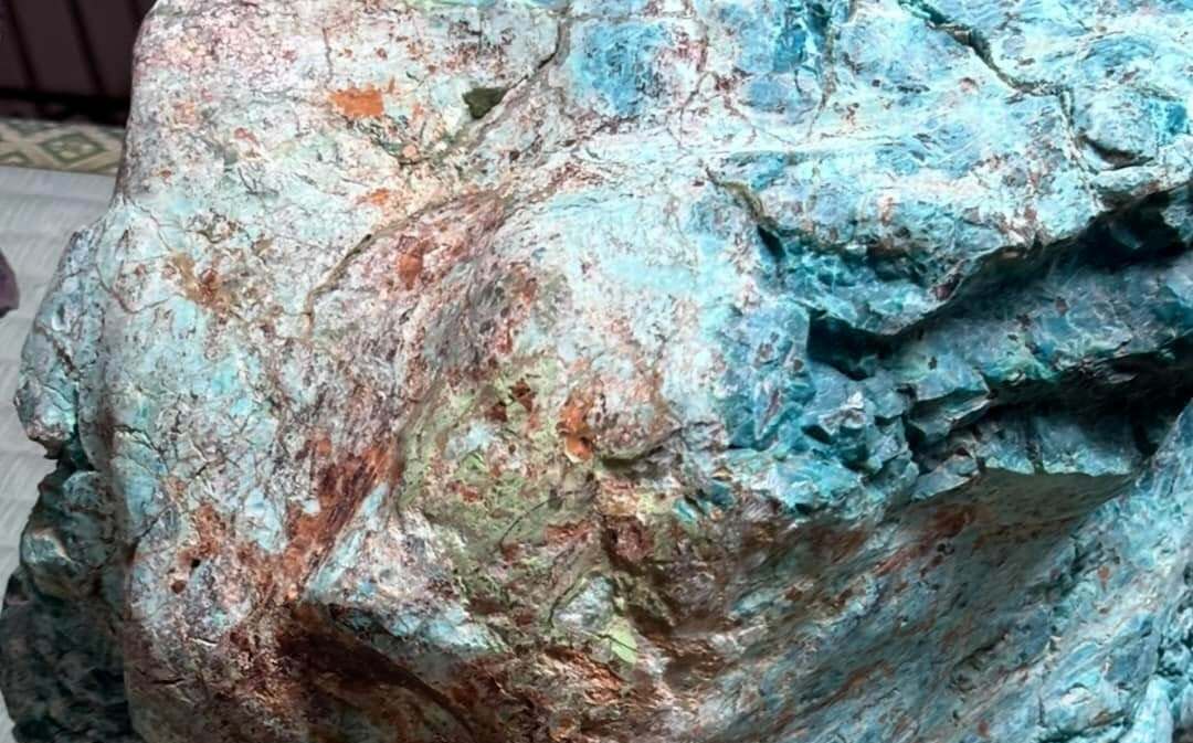 謝長廷珍藏台灣藍寶切開揭密 網友嘆:「彷彿台灣的海洋、島嶼」