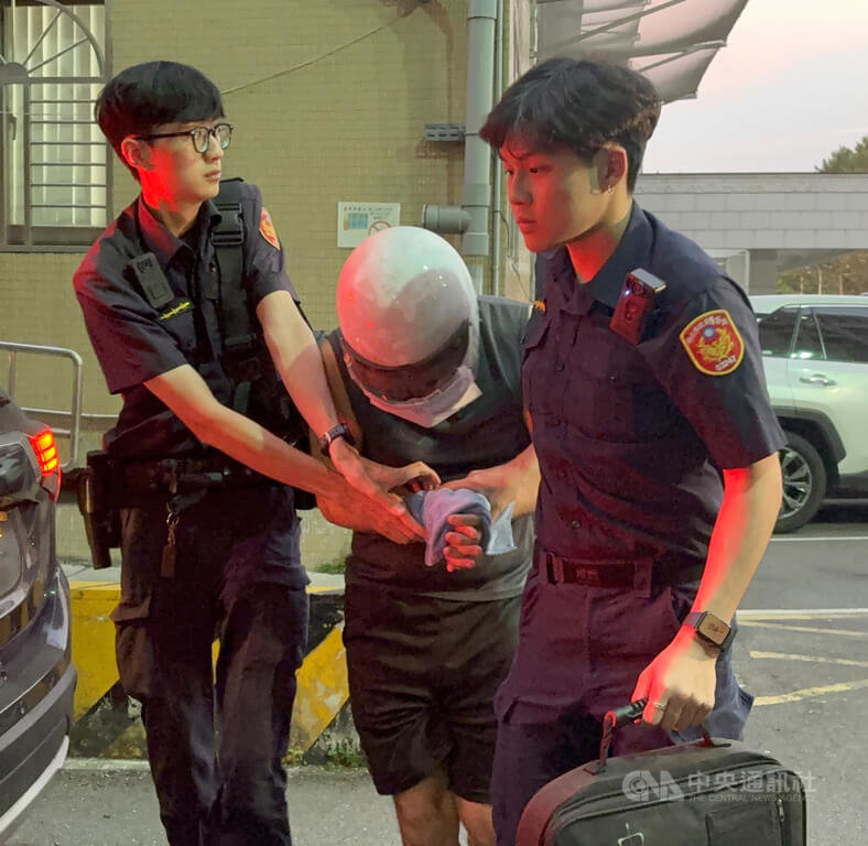 新北女童被掛不雅字眼紙板遊街 父涉違保護令遭聲押禁見