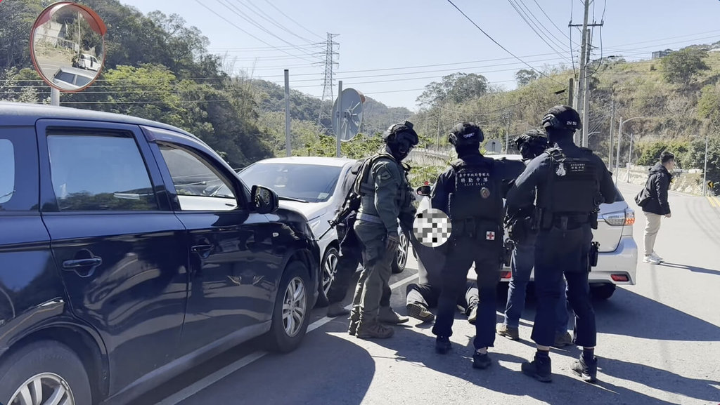 中市警用無人機建功 陸空夾擊逮獲潛逃山區詐嫌