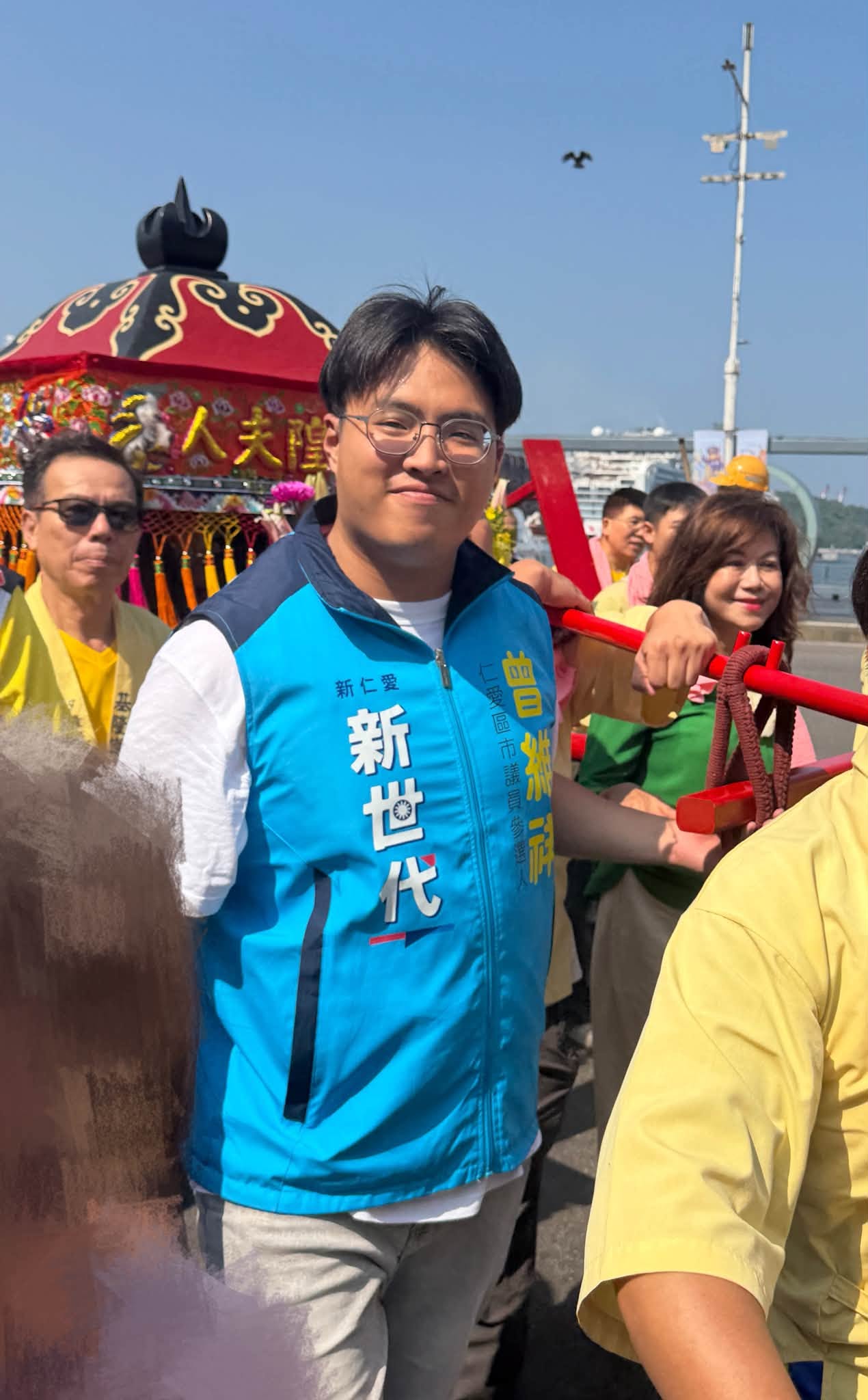 基隆市議員參選人曾維祥「代父出征」遭搜索 父弊案追查、送月餅涉賄2版本傳言