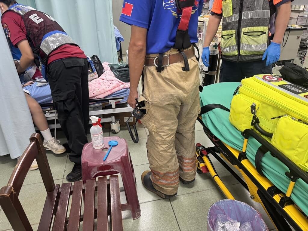 台南某國中學生玩耍誤踩防狼噴劑 7人不適送醫