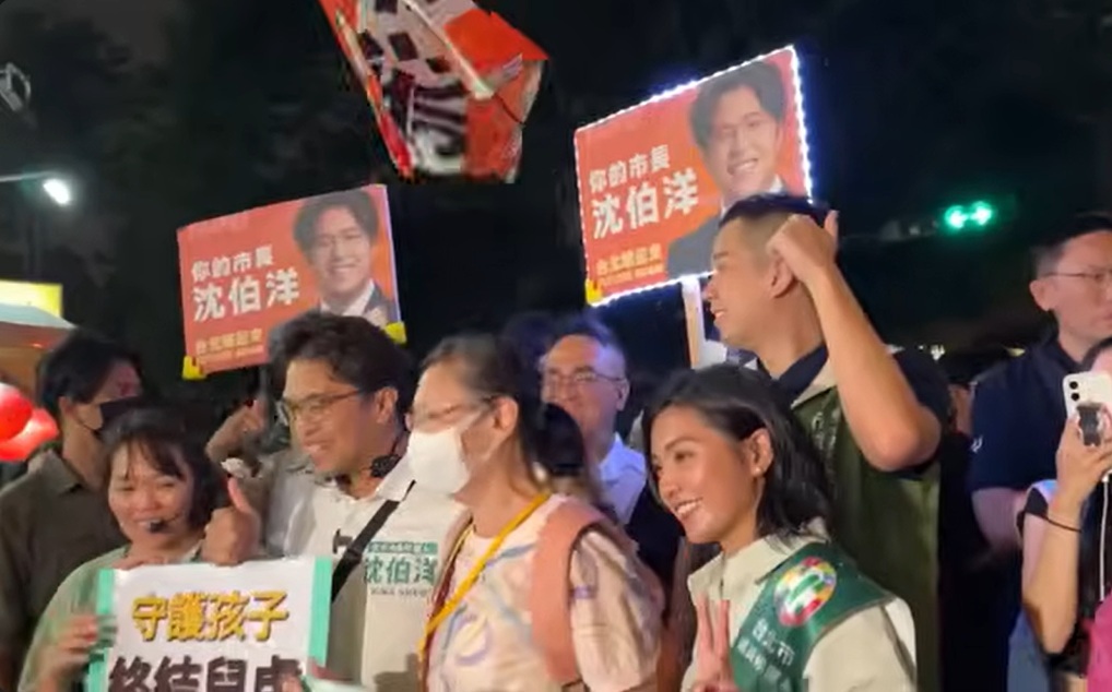 (影)選戰倒數57天夜市「洋流」再起!沈伯洋師大夜市掃街 民眾高喊「台北的市長」「凍蒜」