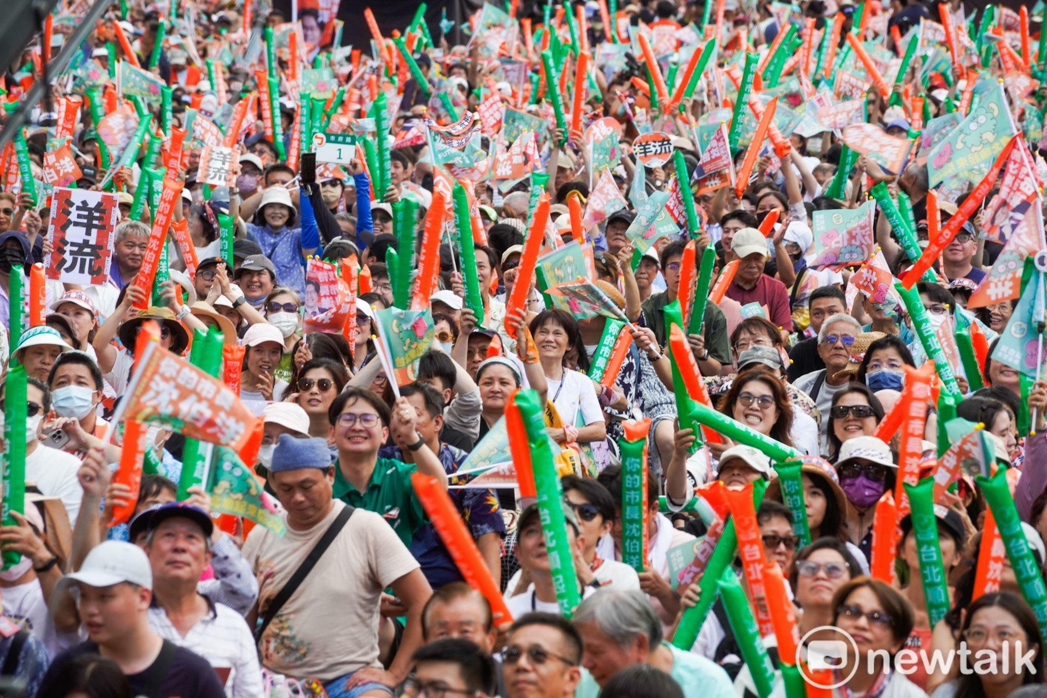  沈伯洋競選總部成立，現場民眾十分熱情。 圖：張良一／攝 