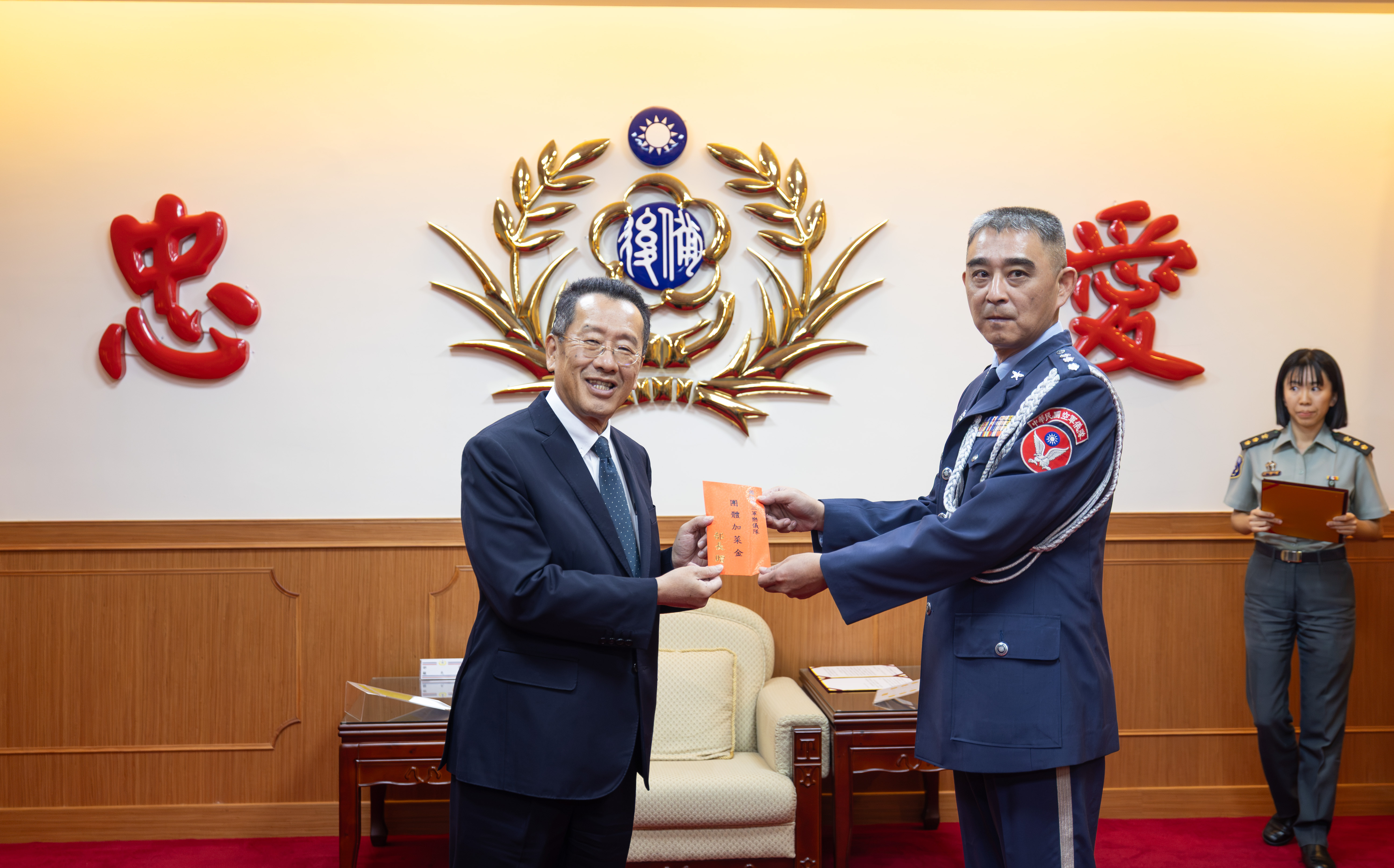 顧立雄赴後備指揮部慰勉國慶參演部隊!發加菜金犒慰官兵辛勤付出