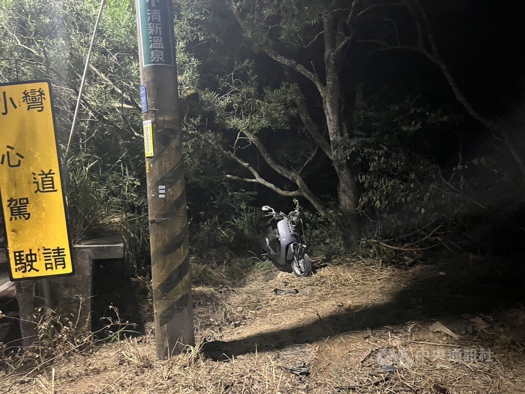 台中望高寮雙載機車自撞交通標誌 2人傷重不治