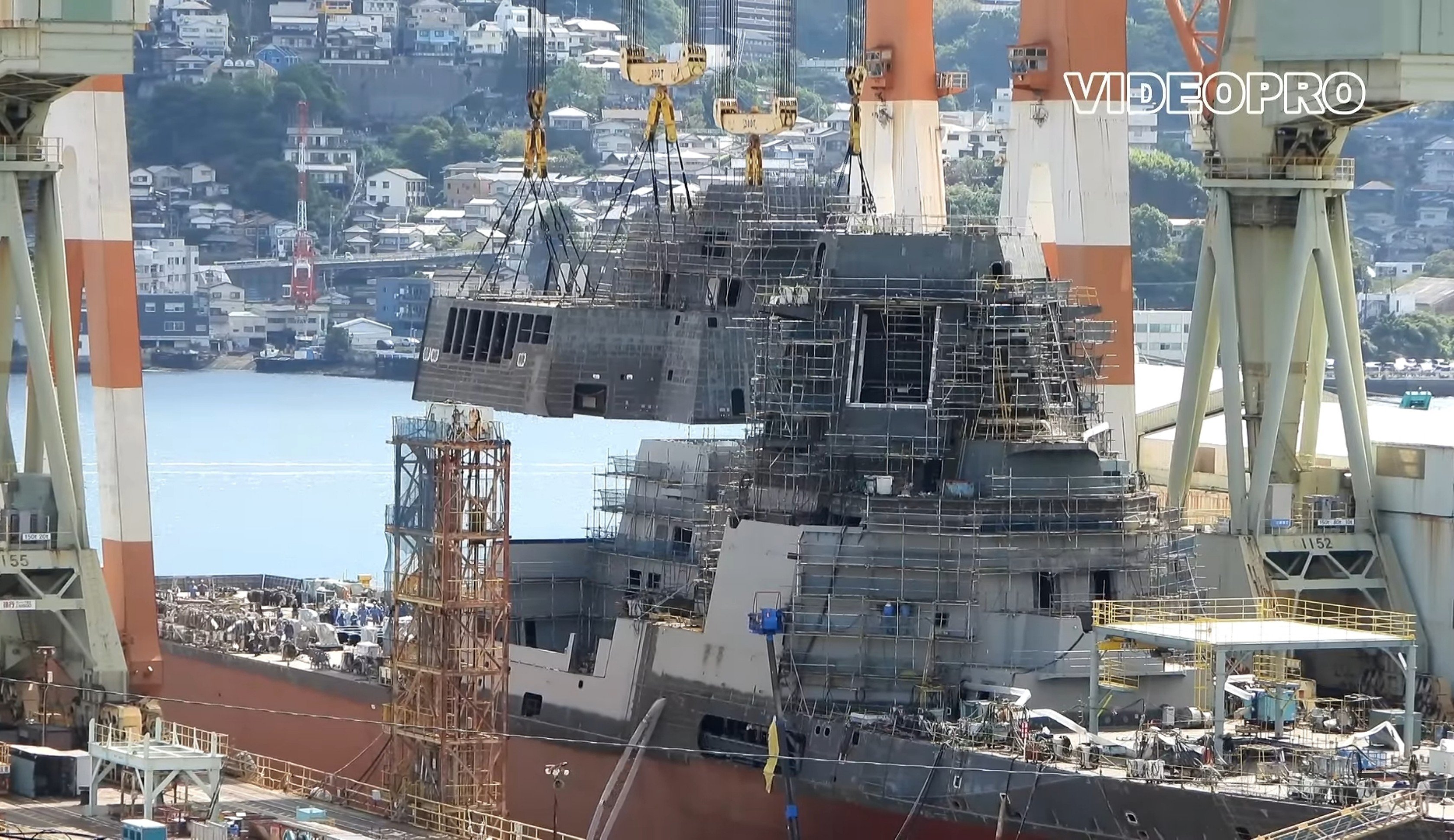 直擊!日本首艘ASEV神盾艦完成機庫結構吊掛、塗裝