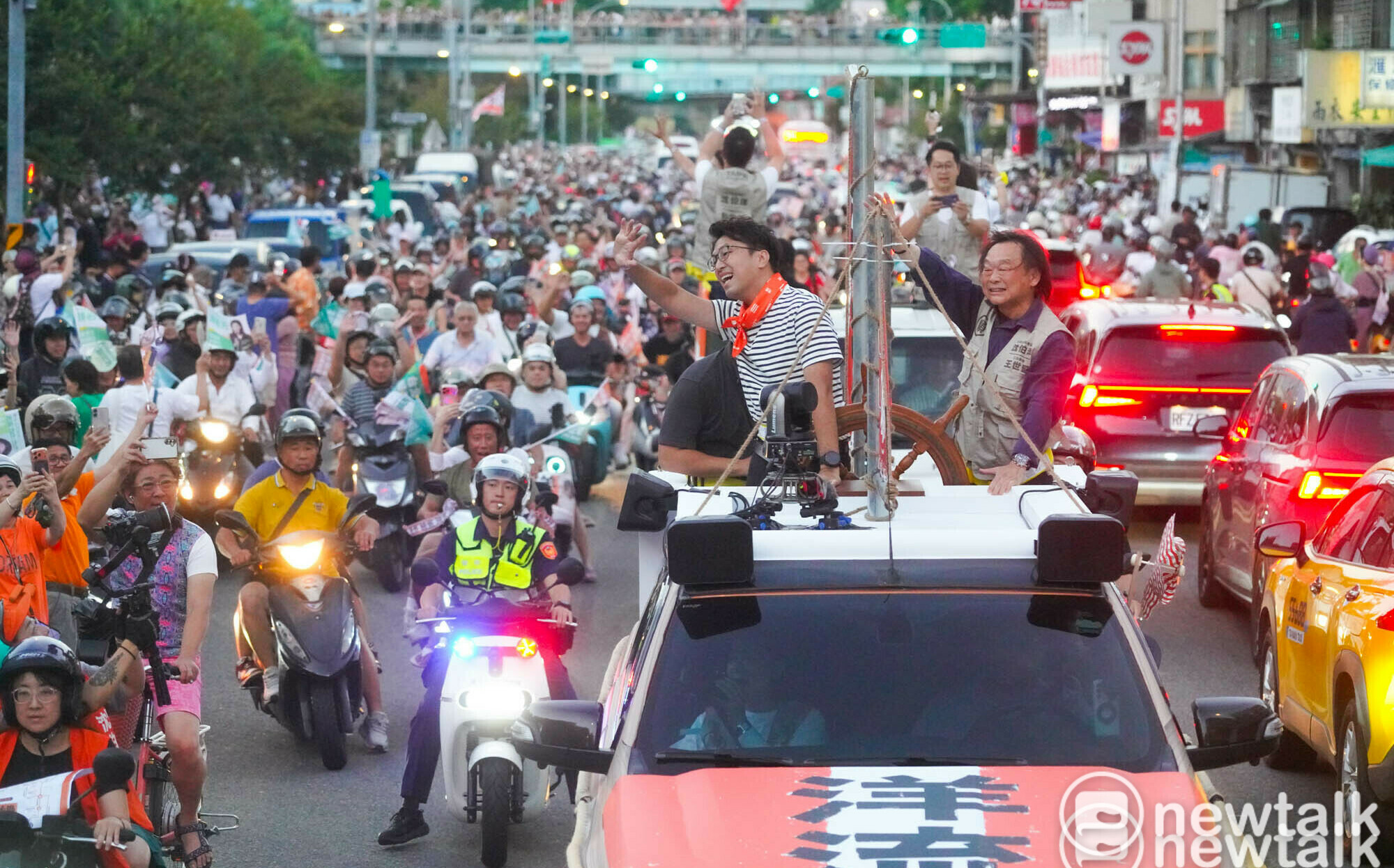 「大洋流」車掃塞爆路口惹怨!沈伯洋親留言道歉 網驚:回得也太快