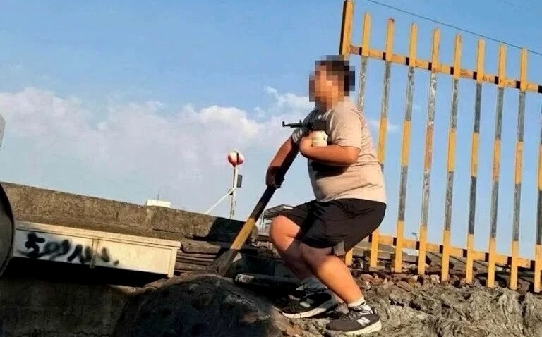 台南鐵路地下化吸引鐵道迷拍照留念!鐵警:擅闖軌道最高罰5萬元