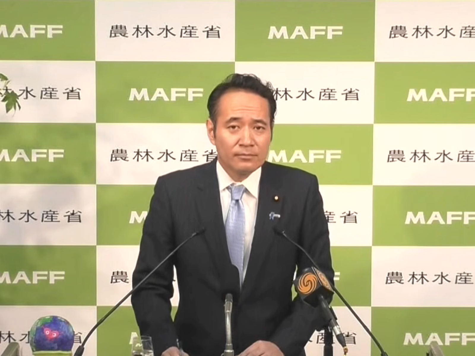  現任農林水產省大臣簗和生就任後被踢爆涉及多起爭議。 圖：翻攝自maffchannel YT 