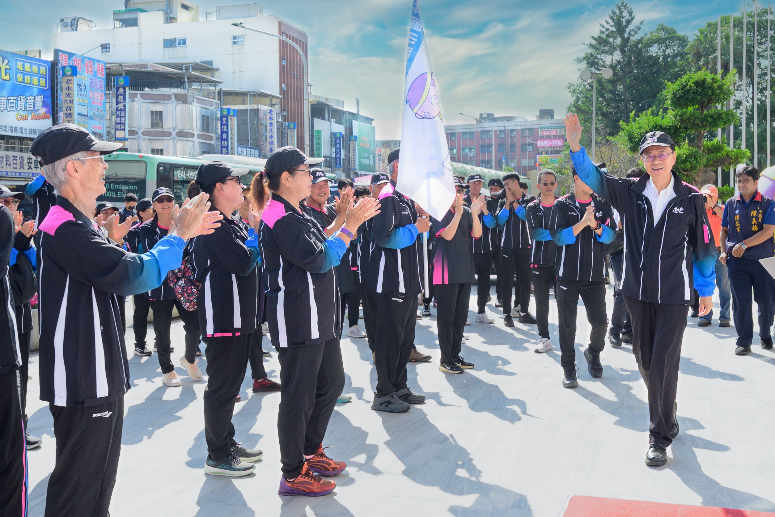 115年全民運桃市代表隊授旗 張善政勉勵選手突破自我、為桃園爭光