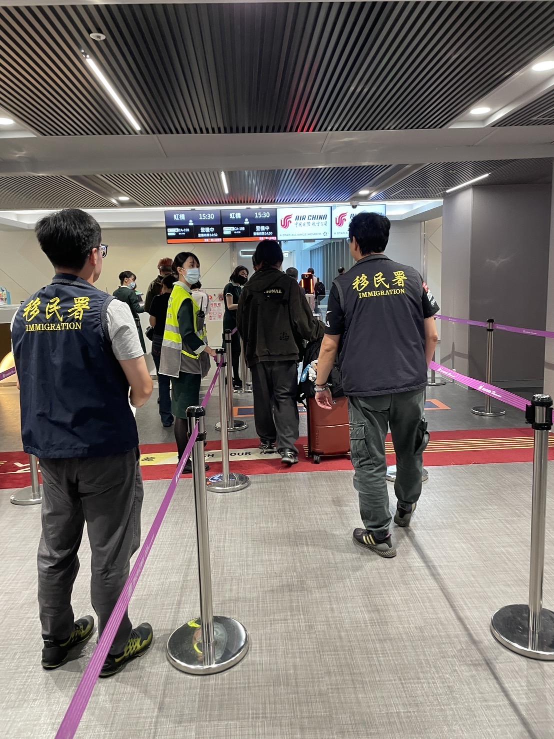 中國交換生於網路社群發表不當言論 移民署:已依法廢證並驅逐出境