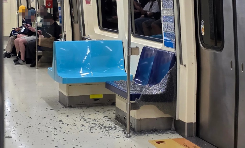 北捷車廂屏風玻璃碎裂!網驚:以後不敢靠了 已檢修將向旅客求償