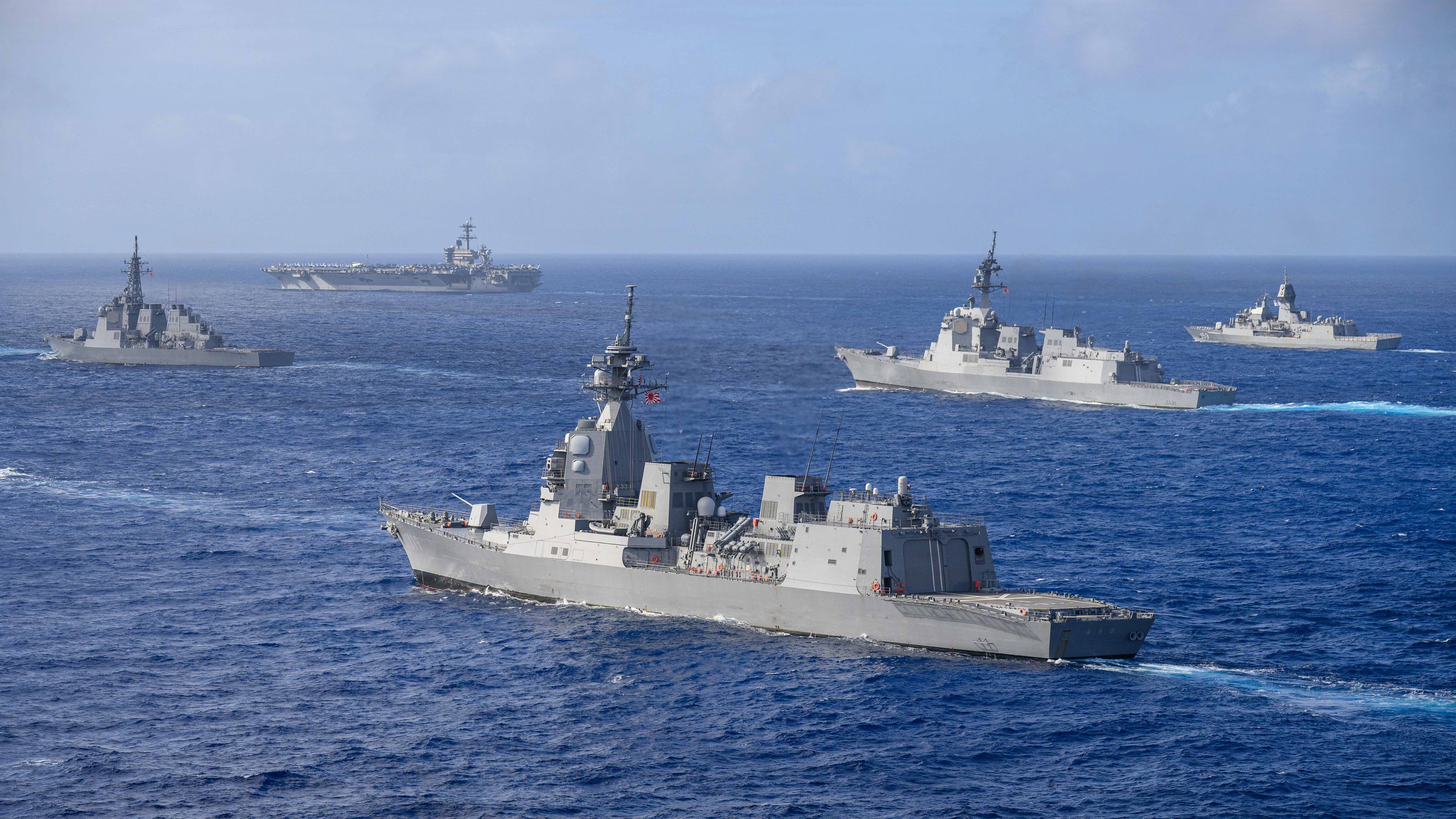 美國正派遣由「羅斯福號」航空母艦領軍的第三個航母打擊群，以及約 9000 名官兵前往中東。 圖：翻攝「X」@US7thFleet 
