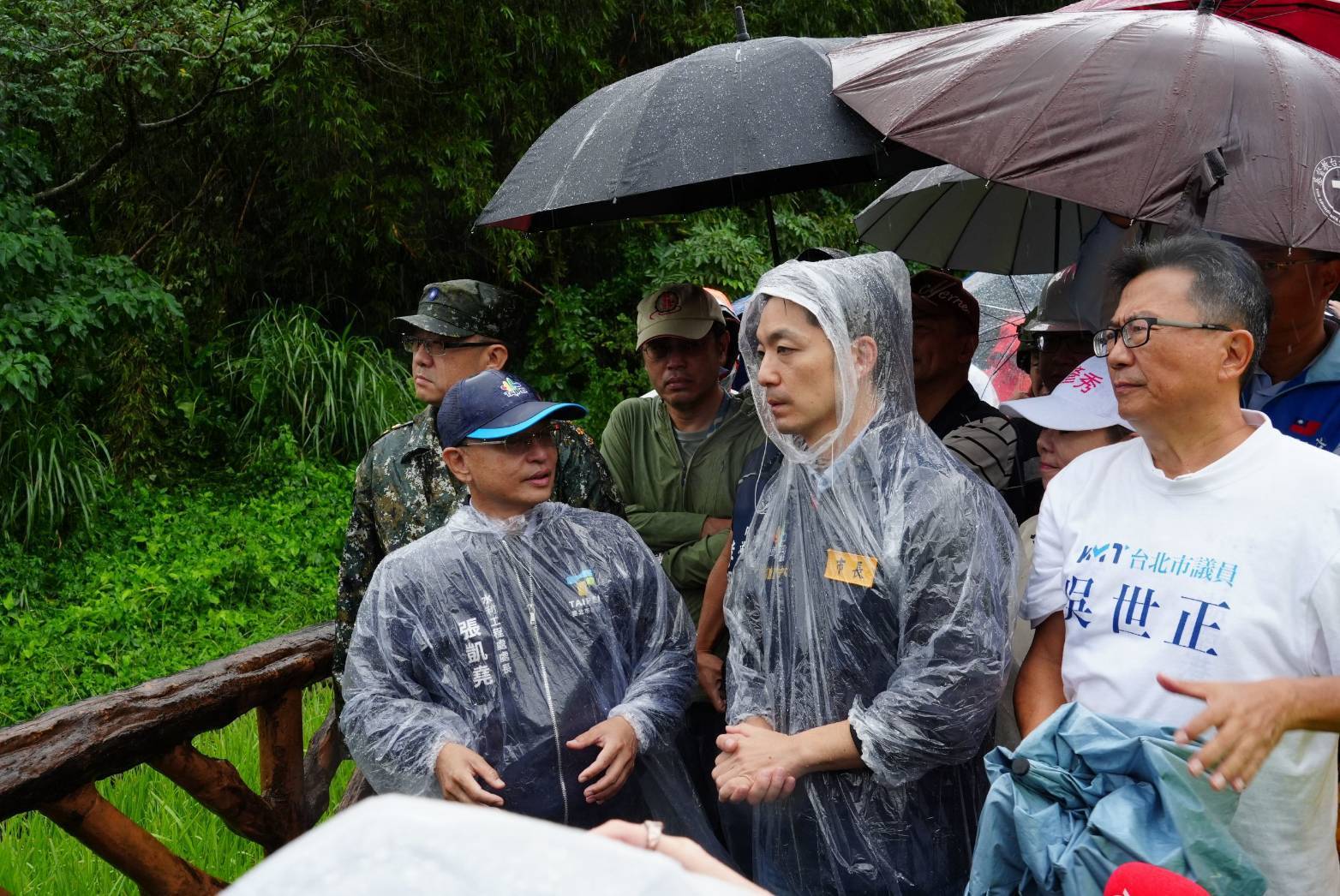  蔣萬安前往金瑞治水園區，視察多功能滯洪池及溢流緊急疏散避難機制。 圖：台北市政府提供 