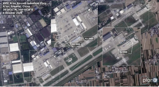  美國公布的衛星照中，在「空警-3000」一旁還有一大堆運-20B 運輸機等待交付，目測有約 20 架之多。 圖 : 翻攝自plar 
