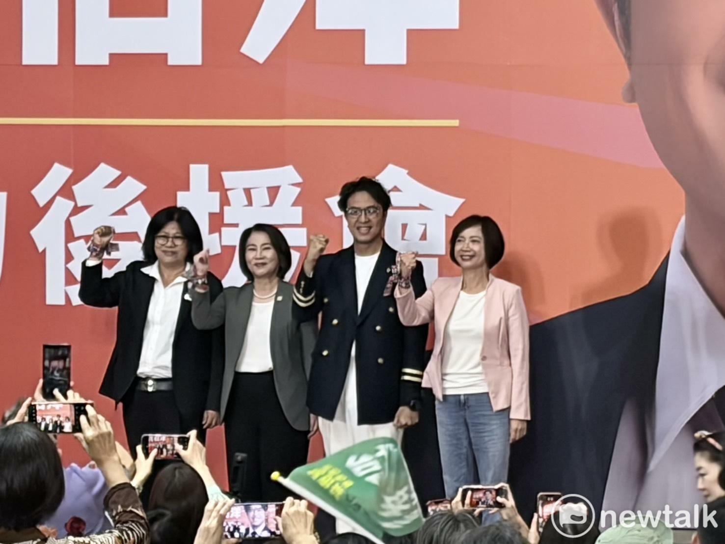 (影)沈伯洋合體綠營女將、戴鵝帽開唱《心花開》 蕭美琴也壓軸力挺