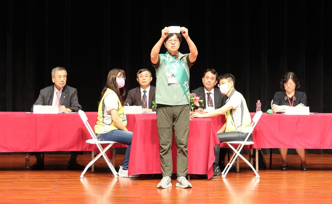 高市議員選舉抽中12號籤 尹立:12萬分拜託鄉親支持