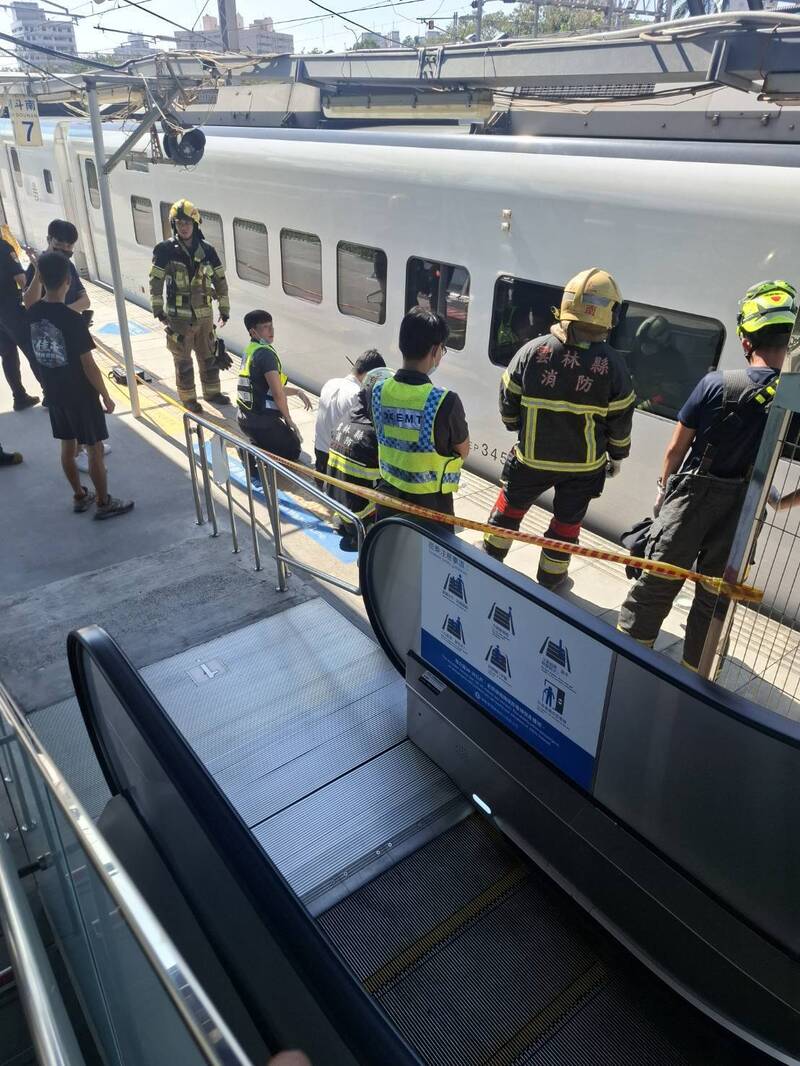台鐵雲林斗南站驚傳落軌!男子遭自強號撞上卡車底慘死