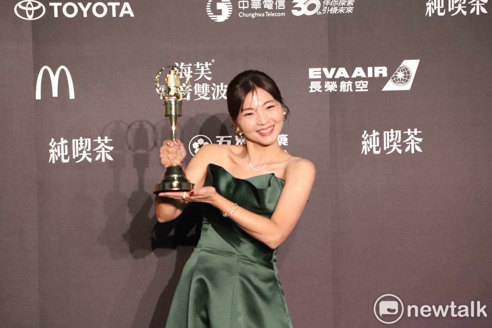 許琡婷奪金鐘「致詞狂講4分半」超時遭轟!本人急道歉喊話「盼增加感言時間」