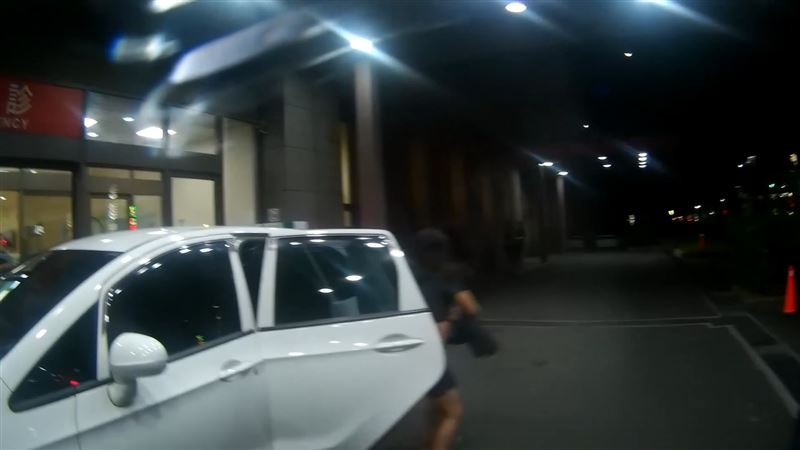 台中2歲女童深夜高燒抽搐!巡邏警聽2關鍵字鳴笛開道5分鐘送醫