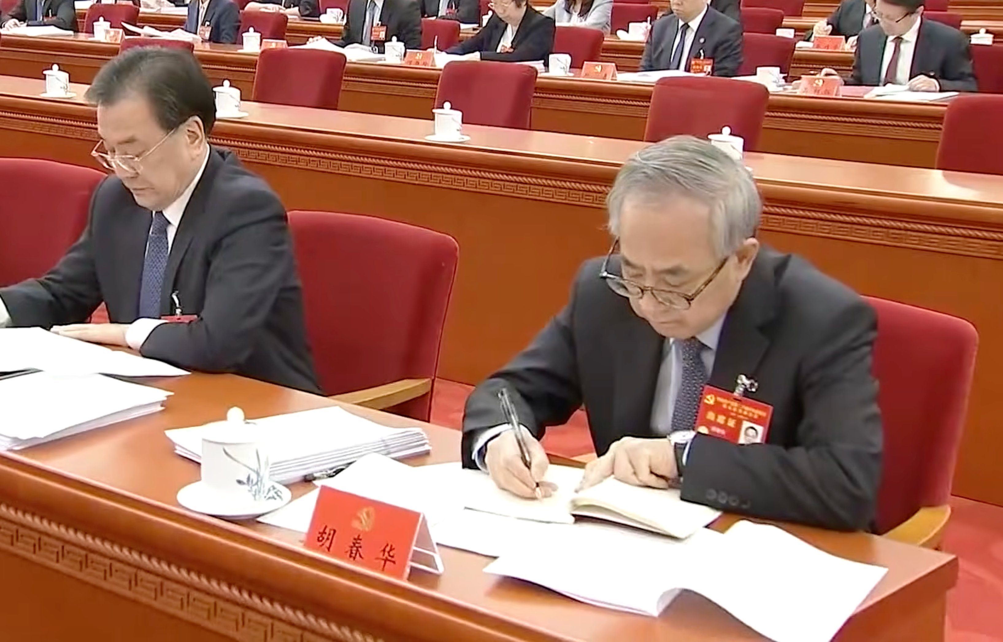 胡春華此次受到外界關注，其公開露面也被部分評論人士視為中共高層政治布局可能出現變化的跡象。 圖:翻攝自X @LoquatGrape