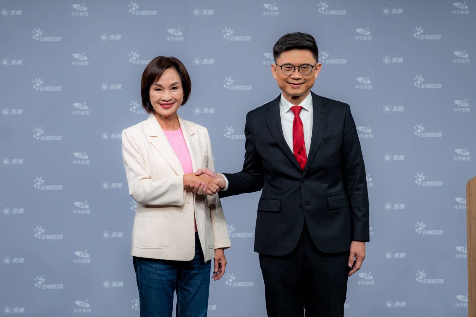 交叉詰問直球對決 賴瑞隆、柯志恩你來我往、砲火四射