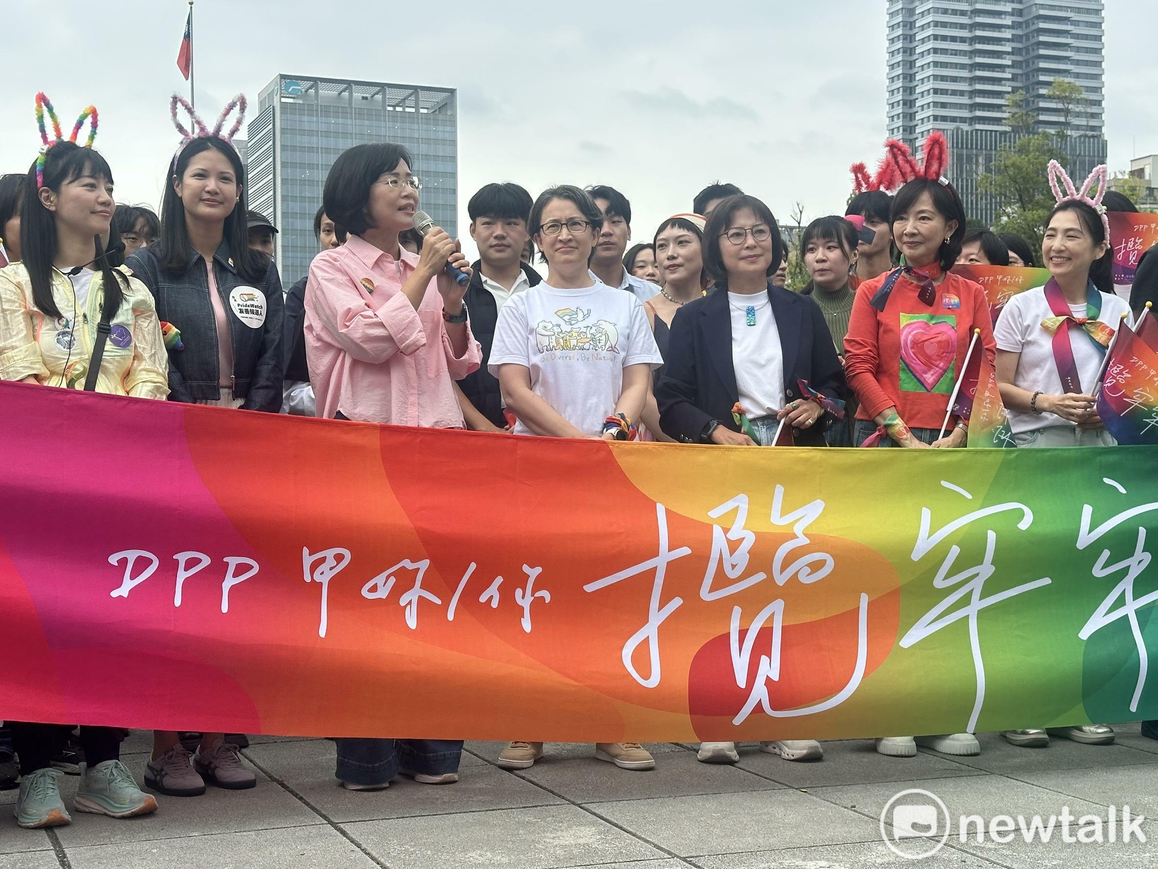 台灣同志遊行從500人走到15萬人!王丹回憶20年艱辛路 蕭美琴盼人人都能自由做自己