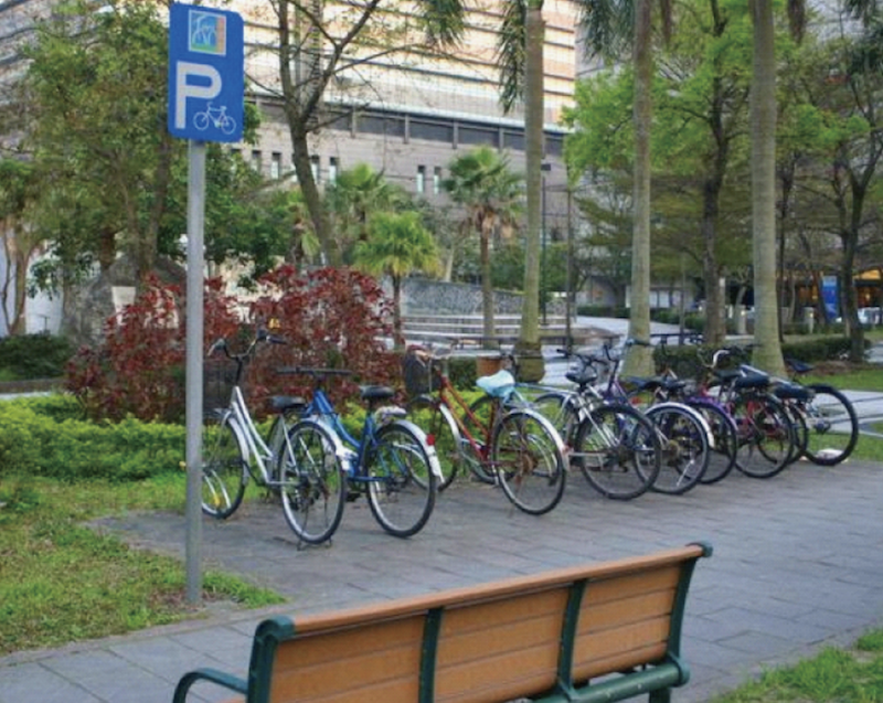 台北市自107年1月1日起，自行車及其他慢車違規停車被拖吊後，將收取移置費及保管費。   圖：截自網路