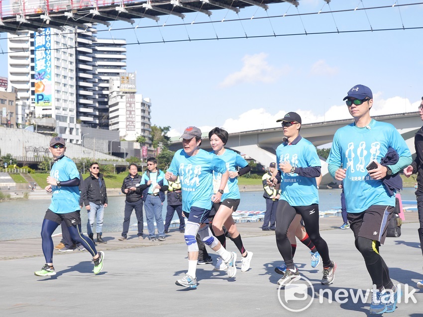 國民黨今天舉行路跑活動，熱愛路跑的前總統馬英九也親身下去跑步。   圖：趙婉淳／攝
