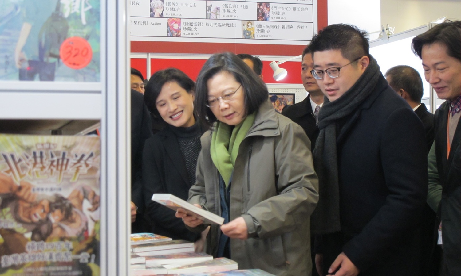 總統蔡英文6日出席2018台北國際書展。   圖：林朝億/攝影