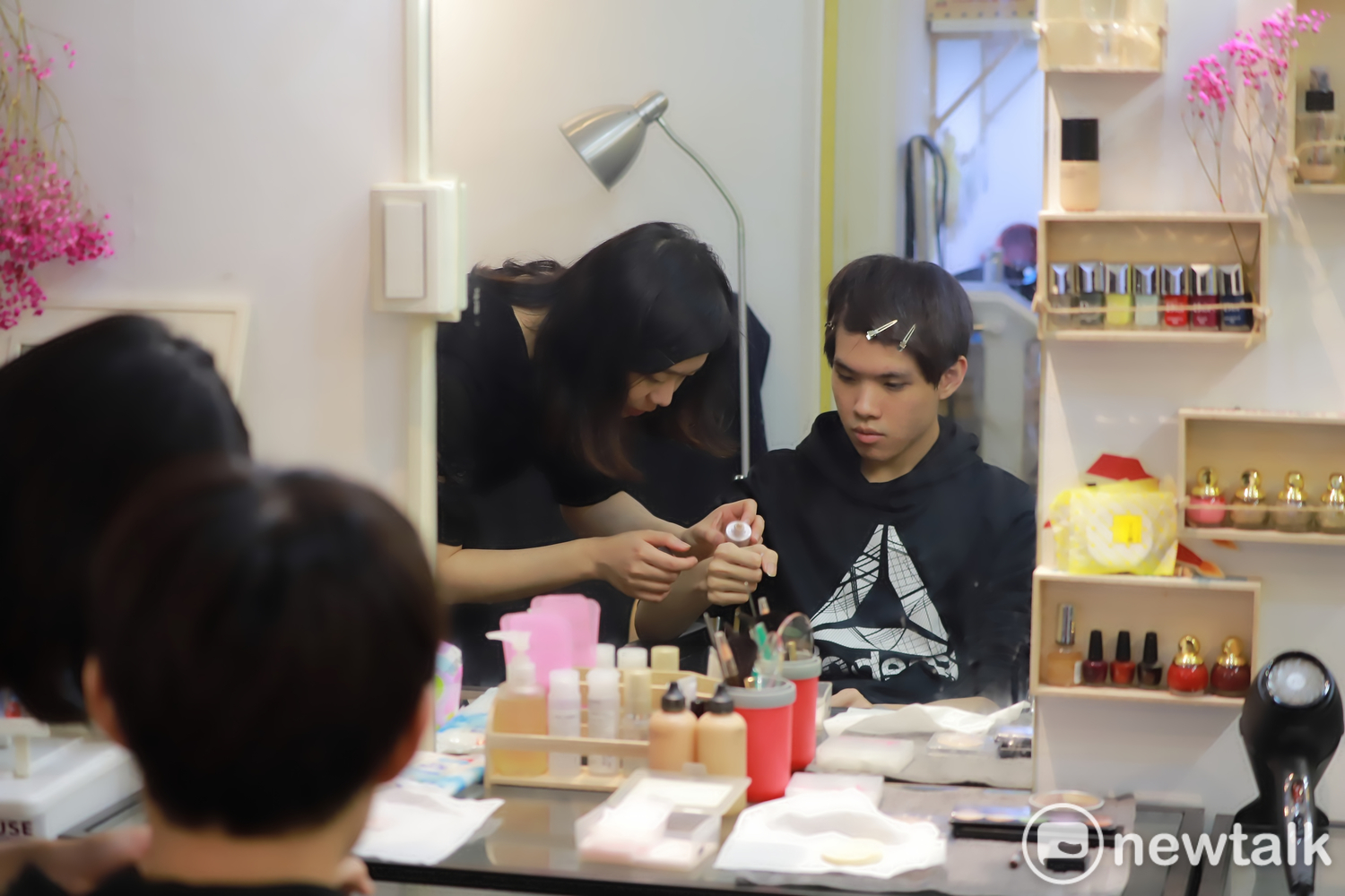 作為電競世界冠軍、當紅實況主，外貌、技術缺一不可。