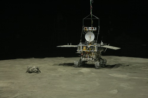 「嫦娥三號」月球車示意圖。