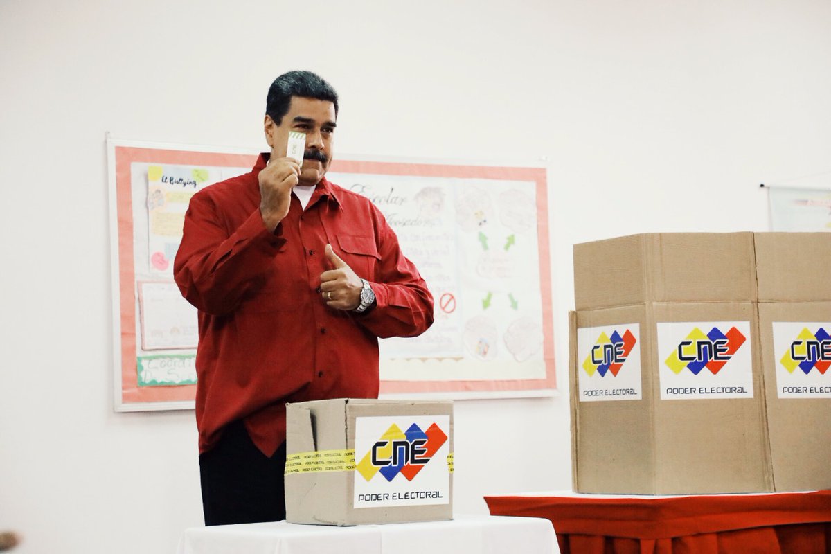 委內瑞拉大選，總統馬杜洛20日參與投票，連任機率高，但已經遭到包括美國、歐盟許多國家拒絕承認選舉結果。   圖：翻攝馬杜洛推特