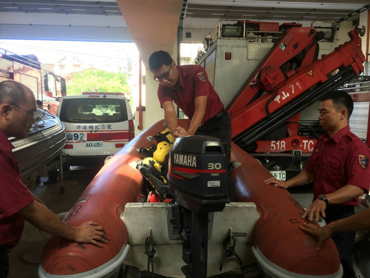 基隆市消防局因應瑪莉亞颱風來襲，實施救災裝備器材整備。   圖 : 基隆市消防局/提供