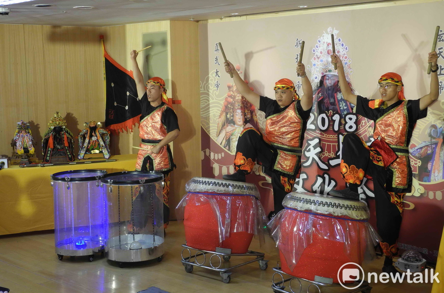 「2018新北市玄天上帝文化祭」20日的三重場，有以新北在地農漁產品烹製「天子宴」宴請眾神。 