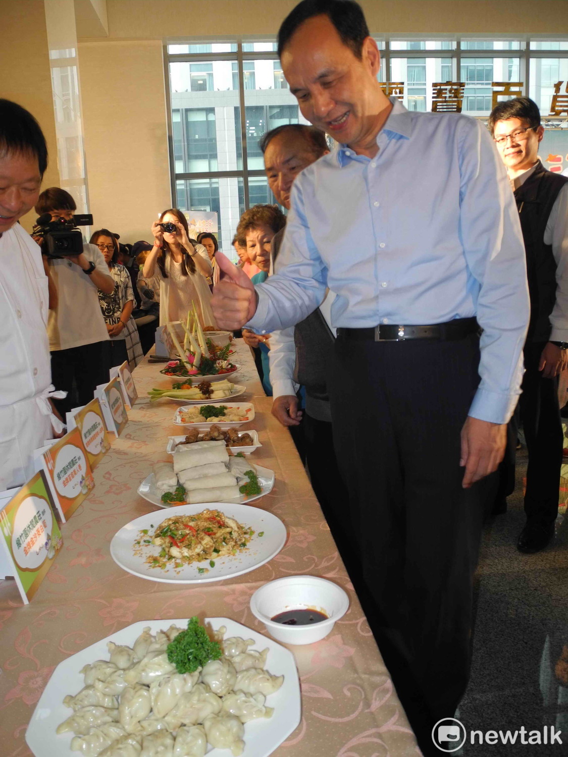 有「美人腿」之稱的新北茭白筍上市了，今年預估產量達930公噸。 