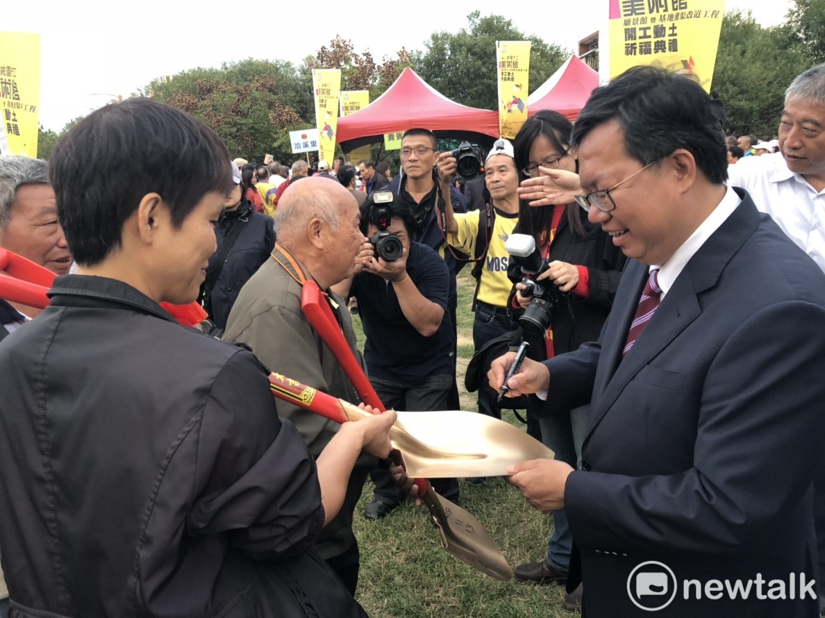 鄭文燦表示，桃園具有多元文化，應為文化綠洲，他上任發現桃園在六都中，是唯一沒有市立美術館、市立圖書總館、博物館的城市，因此決定要補齊這三項設施。