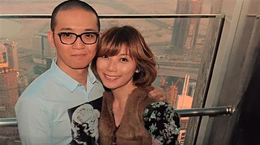 貴婦奈奈和丈夫黃博健涉嫌捲款潛逃,外交部今(10)日下午做出最新聲明,表示台北地檢署今天中午行文至外交部,在收到公文後,已依法立即註銷貴婦奈奈、黃博健、黃立雄3人護照。 圖:翻攝自臉書(資料照片) 貴婦奈奈和丈夫黃博健涉嫌捲款潛逃,外交部今(10)日下午做出最新聲明,表示台北地檢署今天中午行文至外交部,在收到公文後,已依法立即註銷貴婦奈奈、黃博健、黃立雄3人護照。 圖:翻攝自臉書(資料照片)