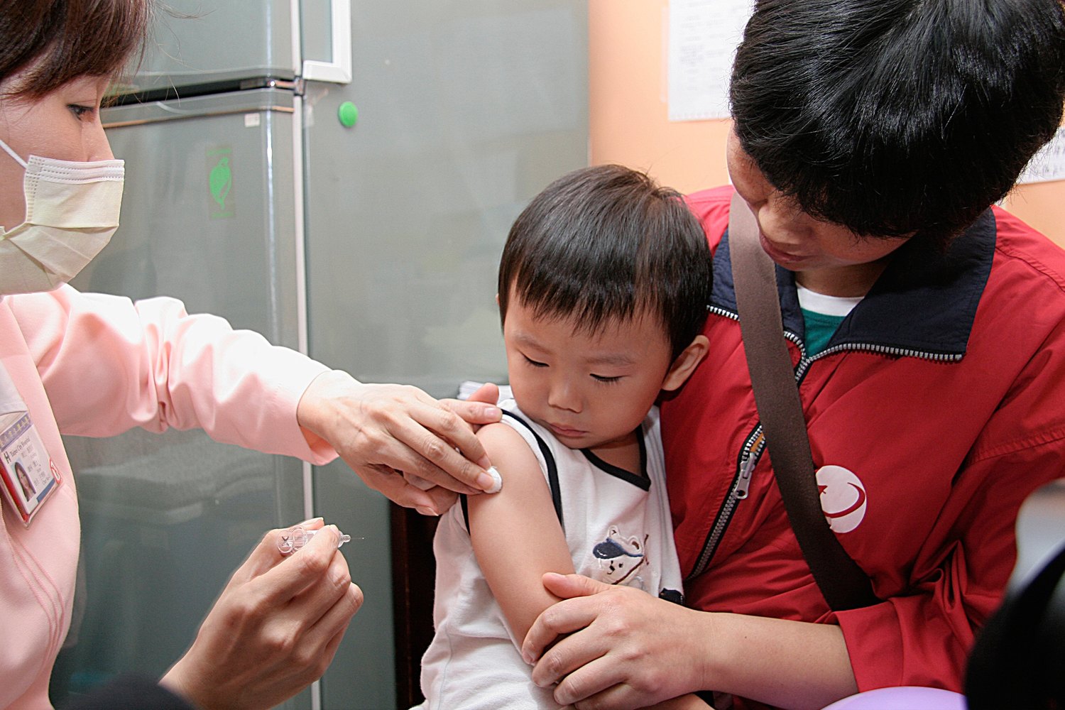 今年12月8日為學齡前幼兒開打日，公費流感疫苗也首度由三價疫苗升級為四價疫苗。   圖：疾管署/提供