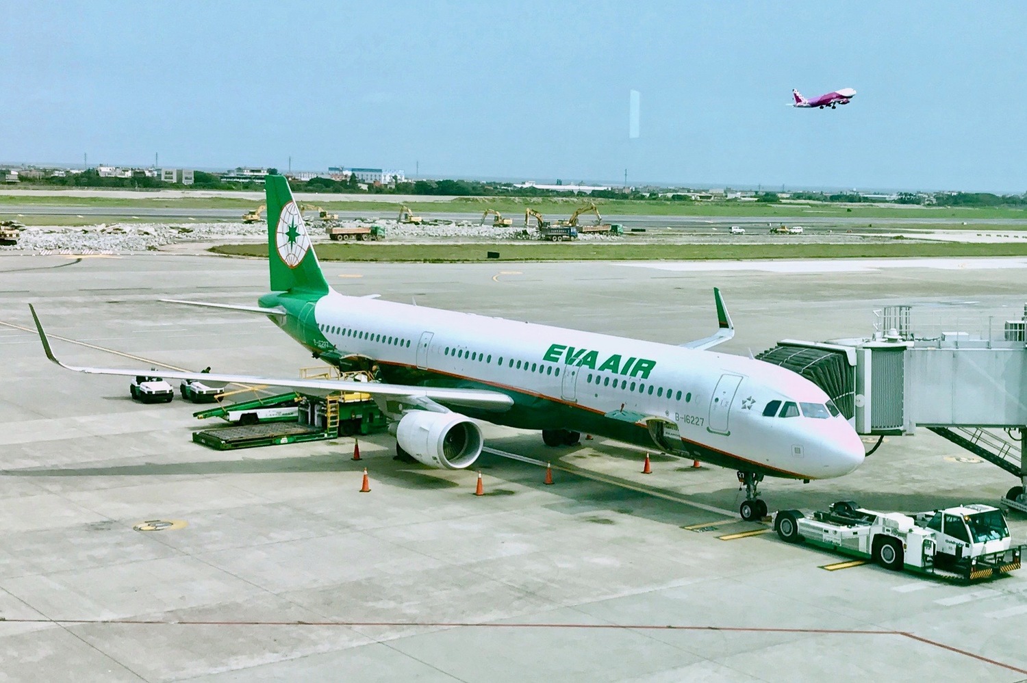 A woman broke the news to the media that an Evergreen 777 fleet deputy pilot with the New Zealand pilot ignored national epidemic prevention regulations as usual Photo: Provided by EVA Air