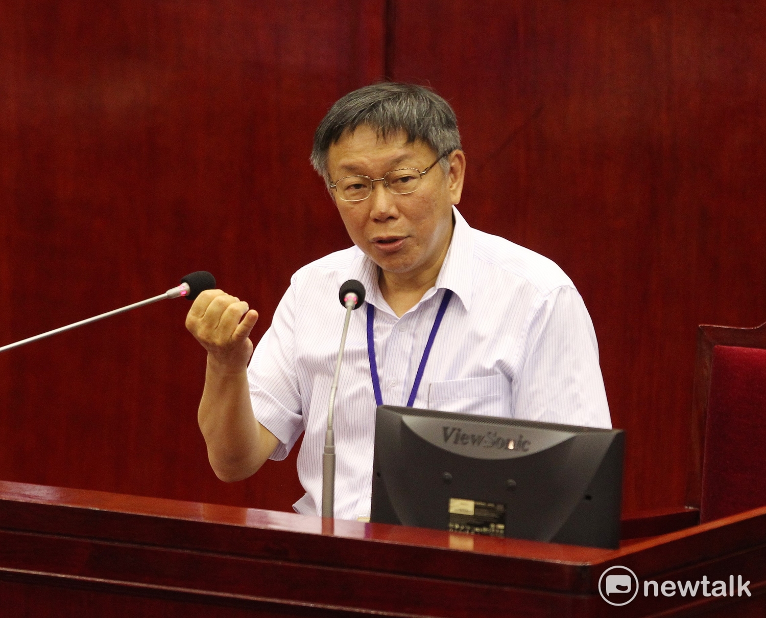 台北市長柯文哲於市議會備詢，意外透露自己有在思考備胎市長人選。   圖：新頭殼資料照（張良一 / 攝）